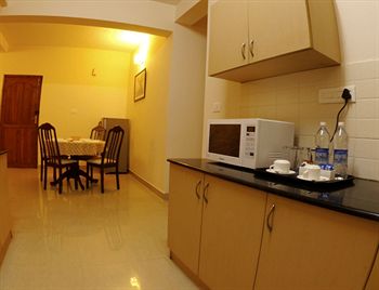 Фото Maple Suites Serviced Apartments