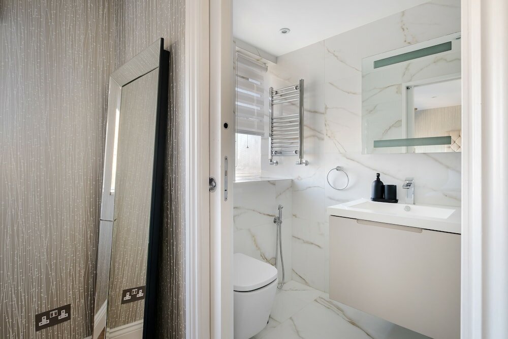 Фото Luxury 3 Bedrooms Flat in Central London