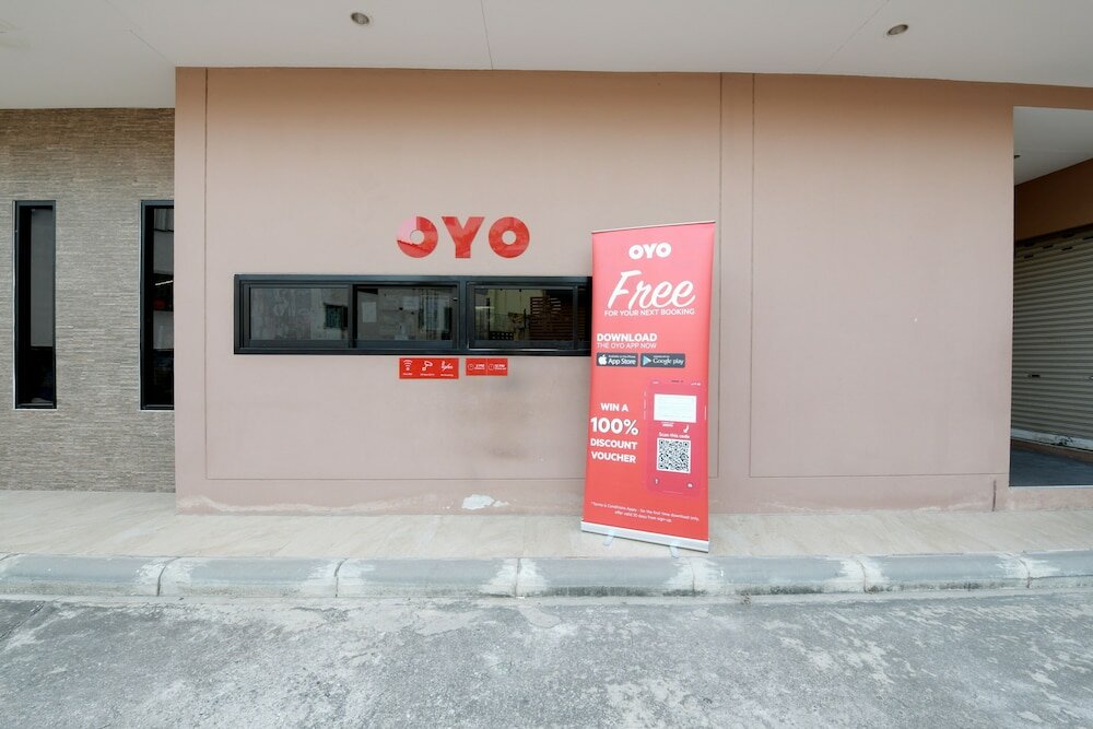 Фото Oyo 477 Sriracha Hotel And SPA