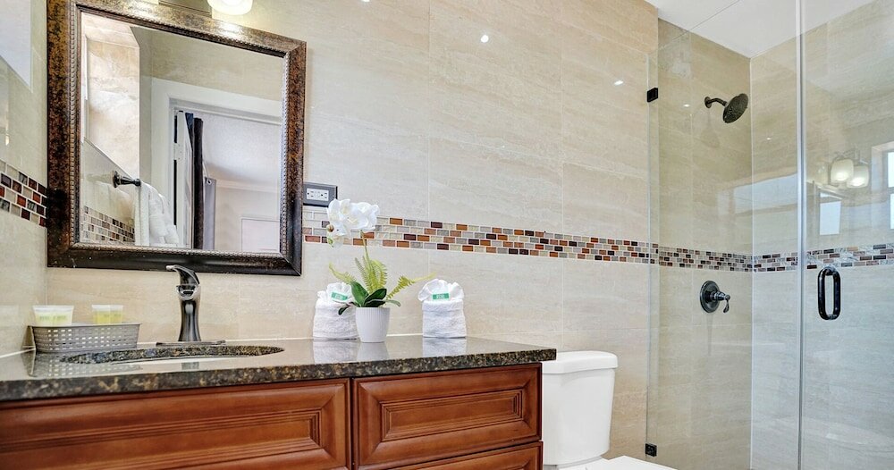 Фото Beautiful 4 Br with Private Heated Pool