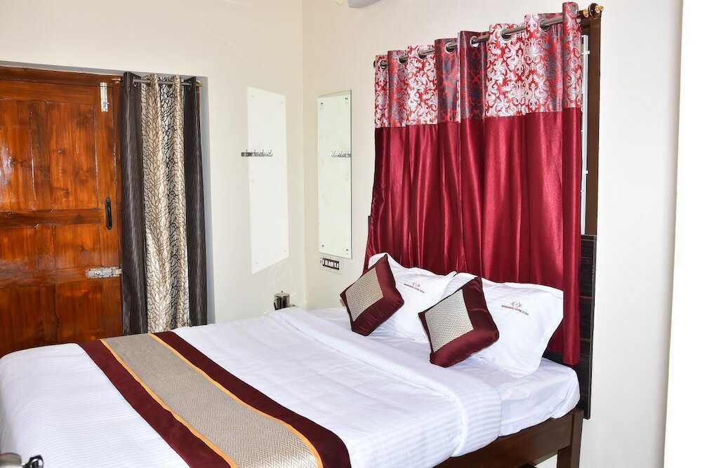 Фото Hotel Barnabas Homestay