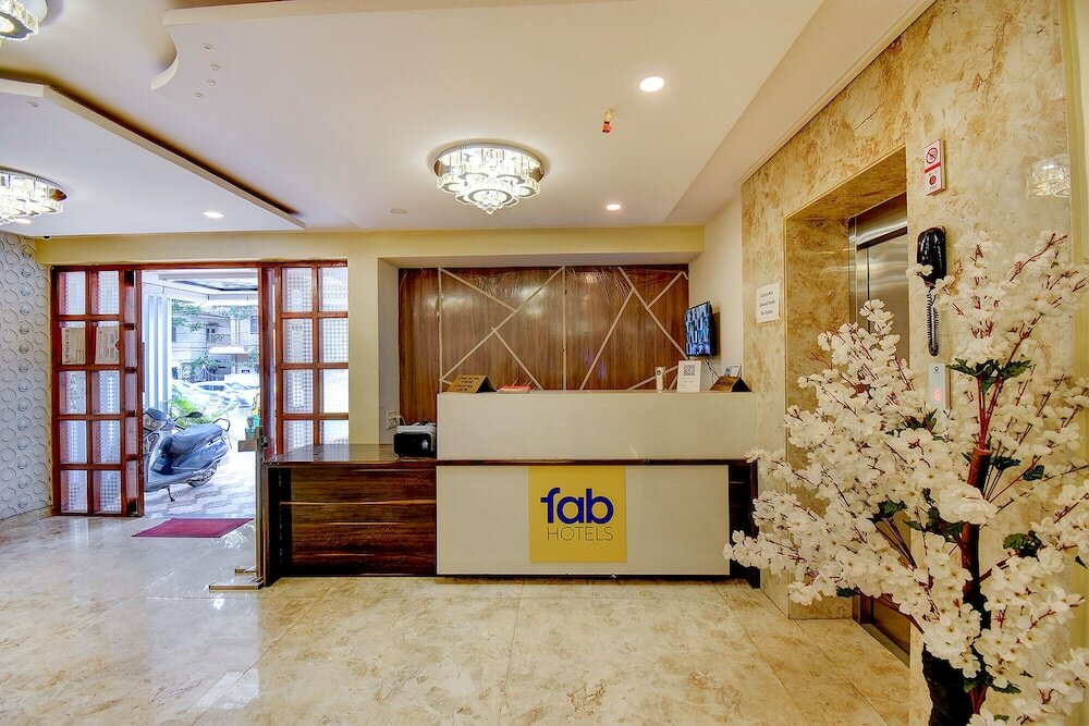 Фото Fabhotel Srk Platinum Inn
