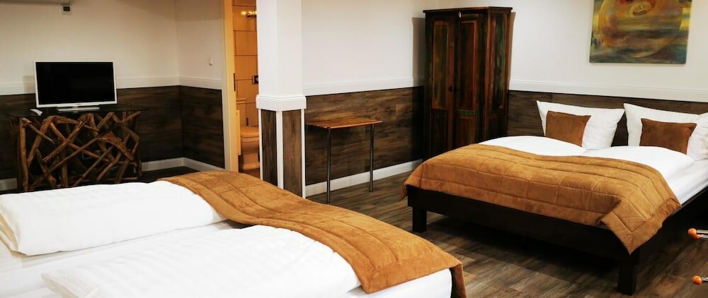 Фото Landgasthaus Kreuz Michelbach