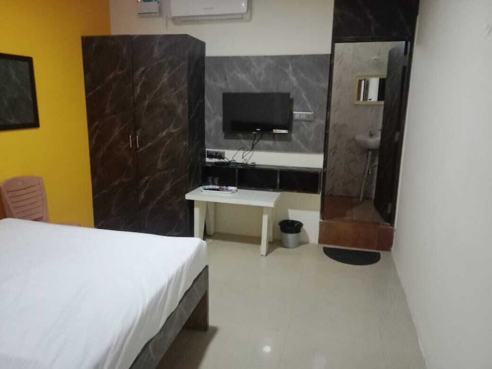 Фото Navarang Residency