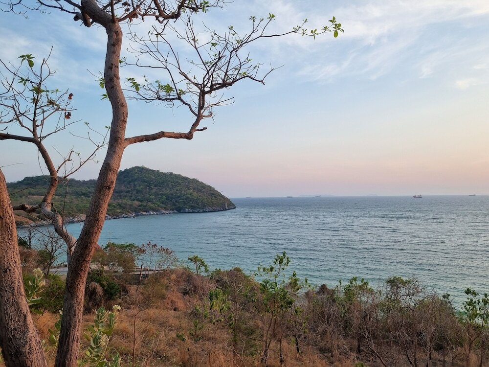 Фото Sawasdee Sichang Resort