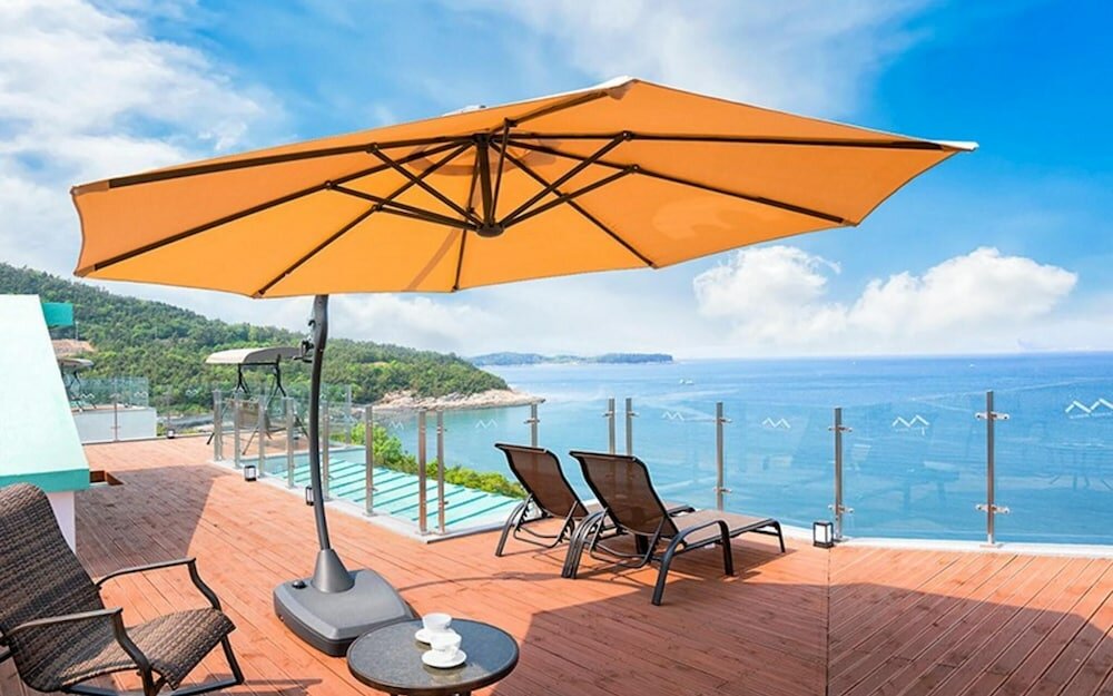 Фото Yeosu Marine Terrace Poolvilla