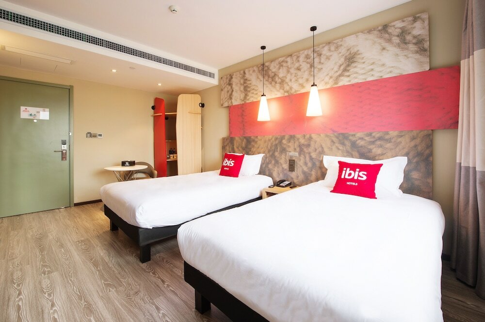 Фото Ibis Harbin West Railway Station Wanda plaza hotel