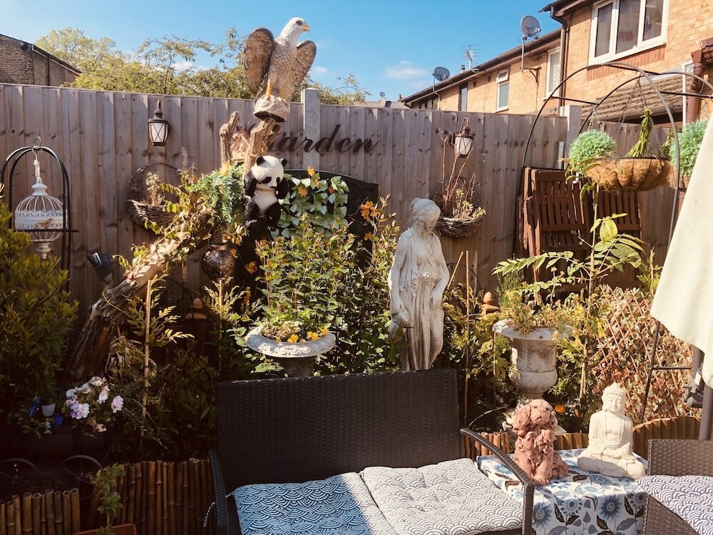 Фото Centrally Located 4 Bedroom House