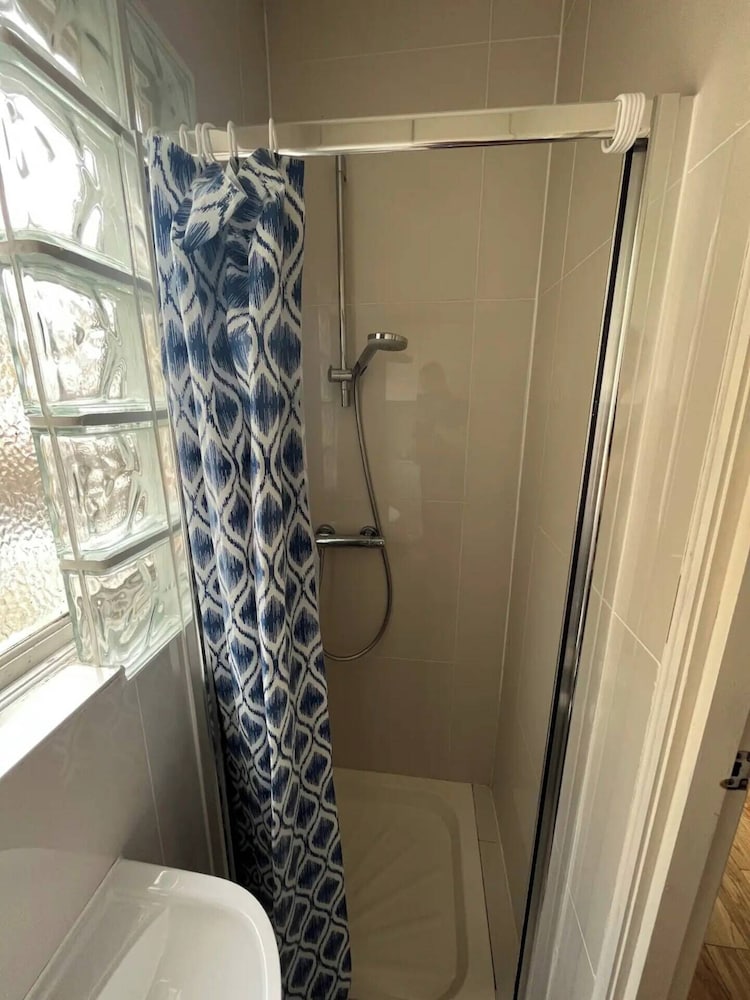 Фото Cosy 1bd Studio Flat - Hampstead