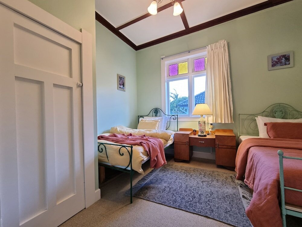 Фото 4 Bedroom Character House Papakura