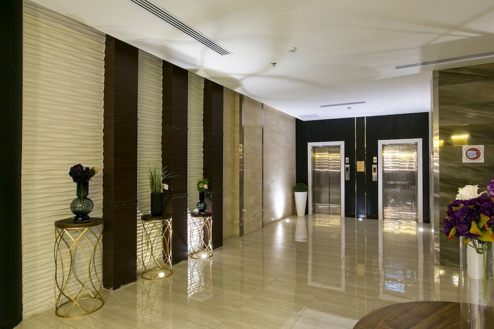 Фото Zara Suites Hotel