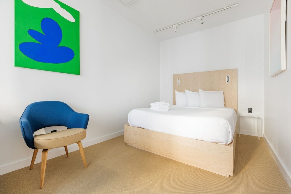 Фото Placemakr Wall Street