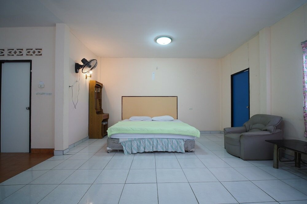 Фото Oyo 1004 Naklua Mansion