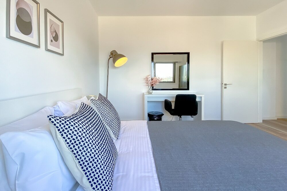 Фото Phaedrus Living: Ourania City Heights Flat