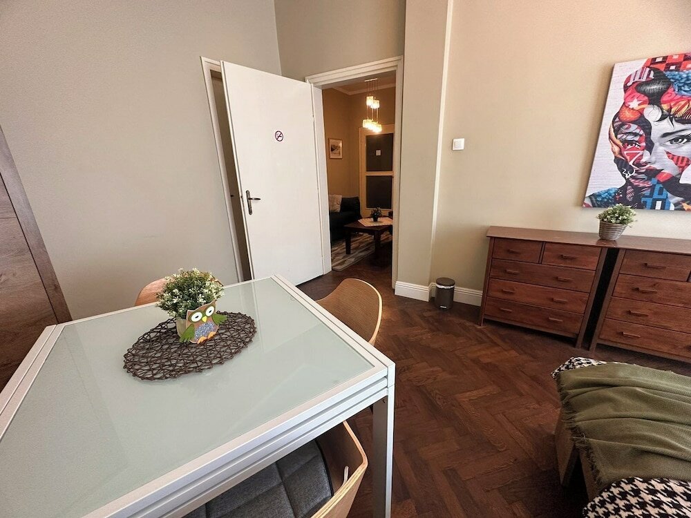 Фото 3 Bdr Top Center Artistic Apartment - 115 m2