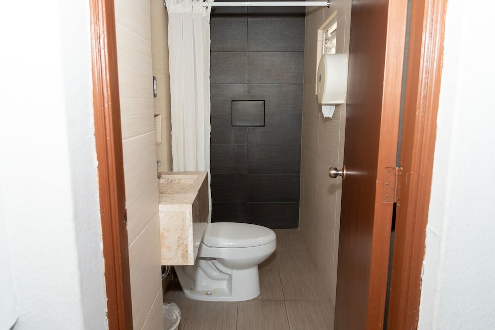 Фото Impala Hotel in front of the Ado