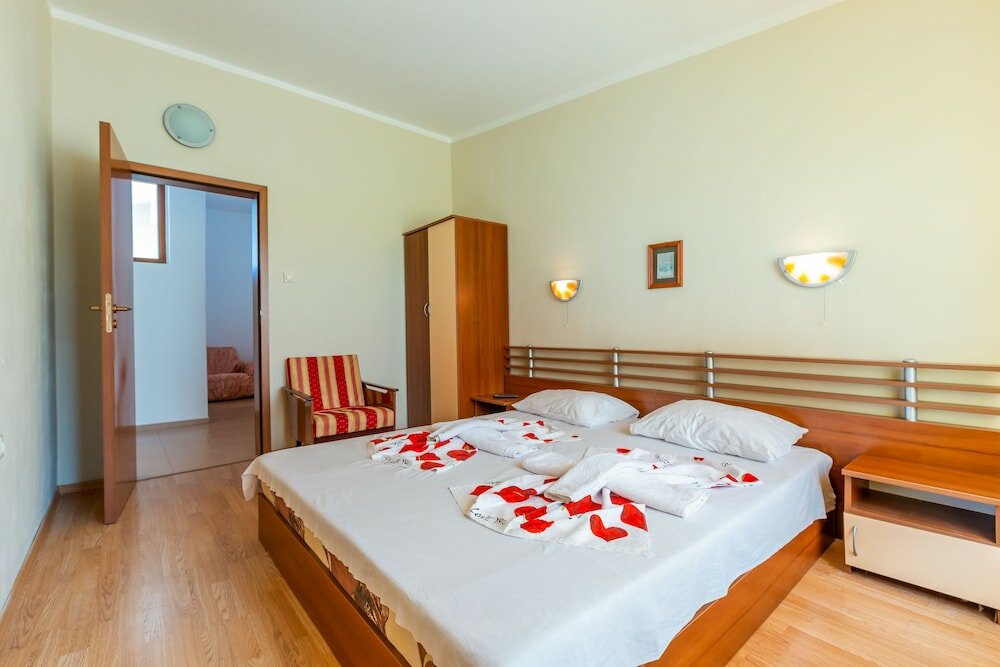 Фото Family 2 Bedroom Apartment in Dafinka Guest House