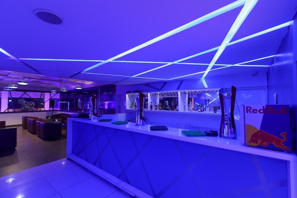 Фото Icon Select by Bhagini