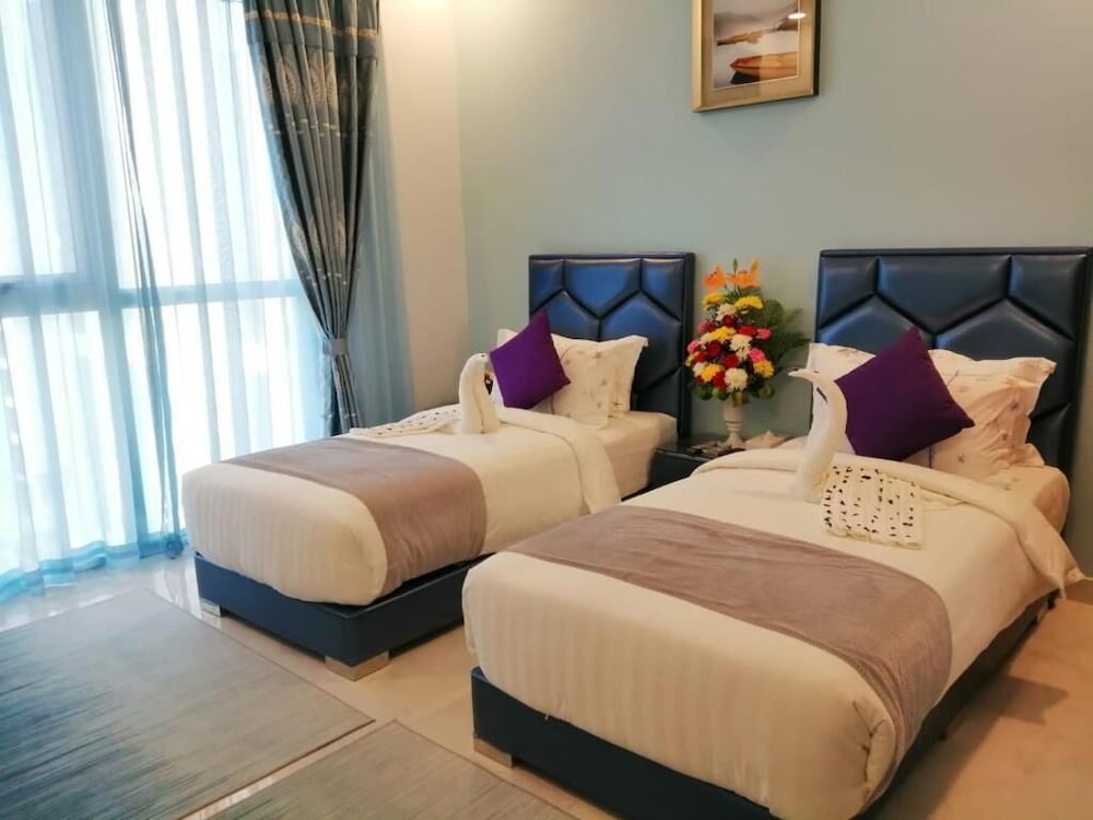 Фото Swan Towers