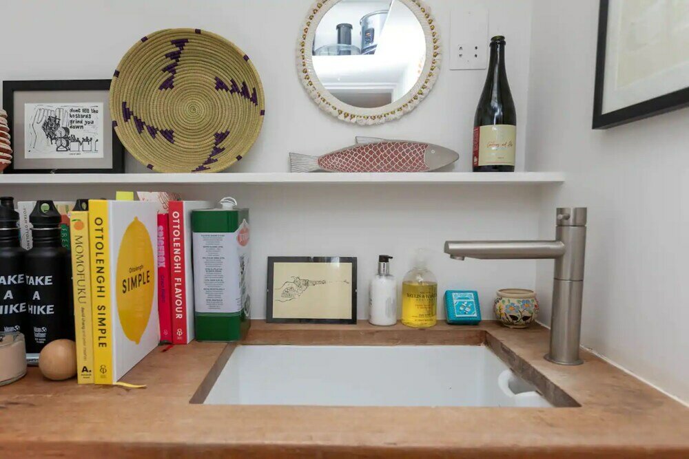 Фото Beautiful 2 Bedroom Townhouse With Garden in Kentish Town