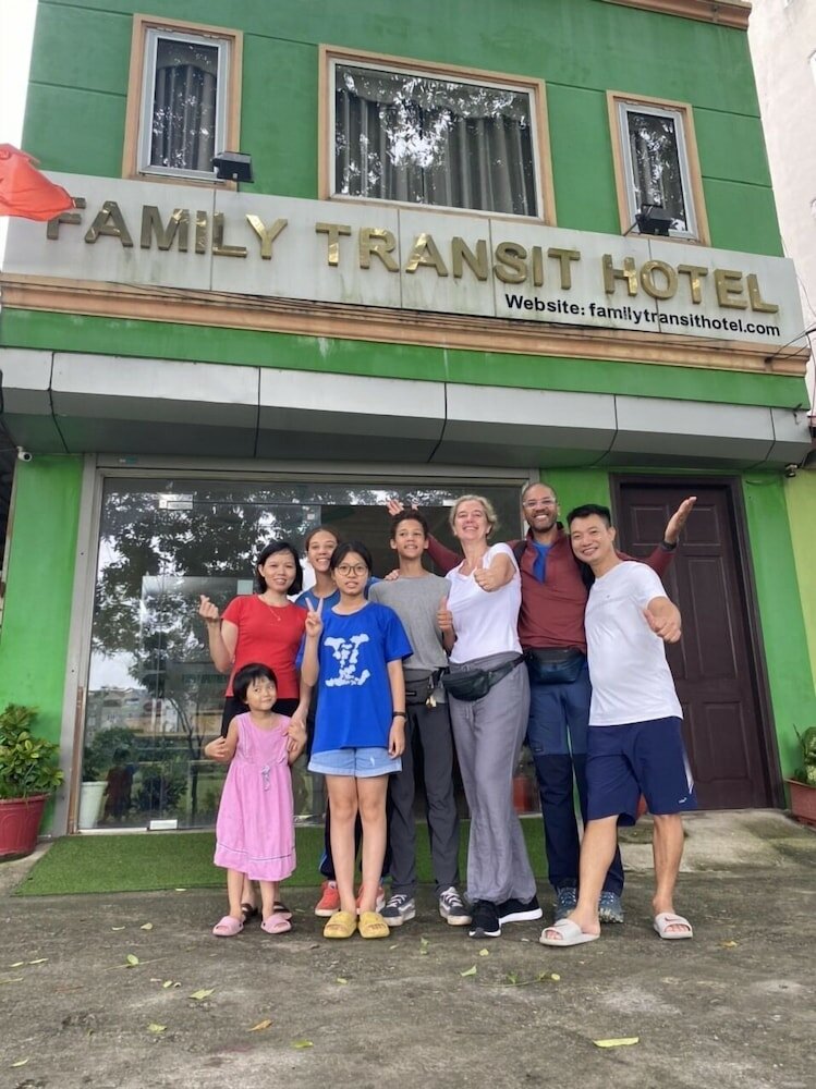 Фото Family Transit Hotel