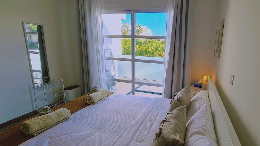 Фото Downtown Retreat by Stay Bnb