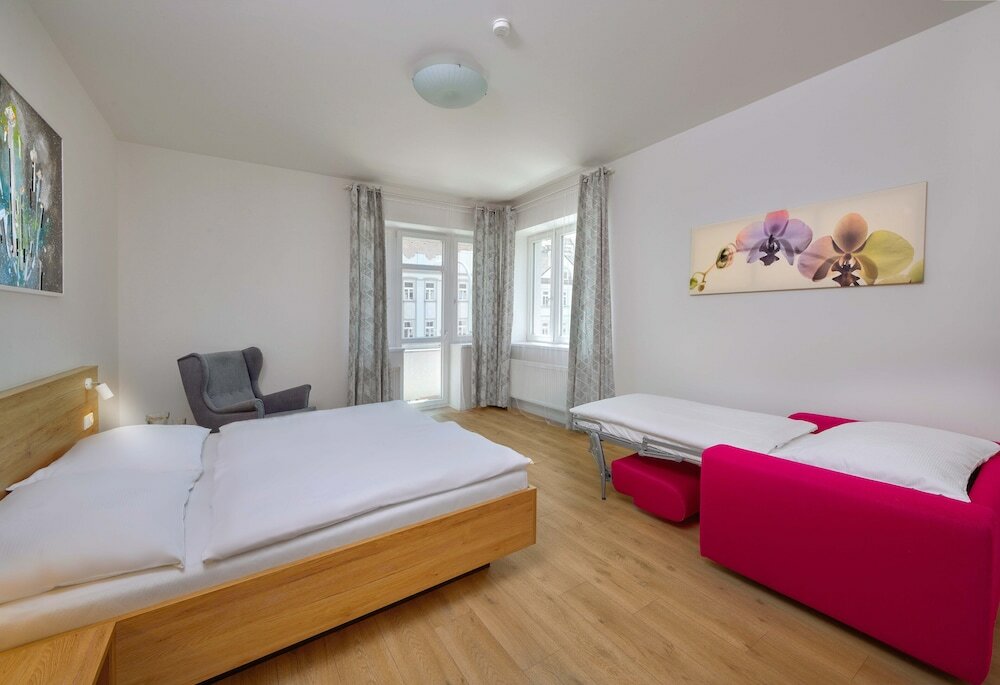 Фото Downtown Suites Belohorska