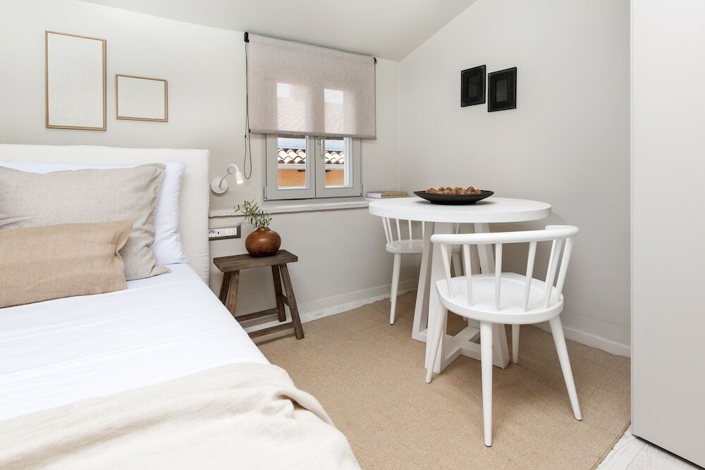 Фото Calnova Suites