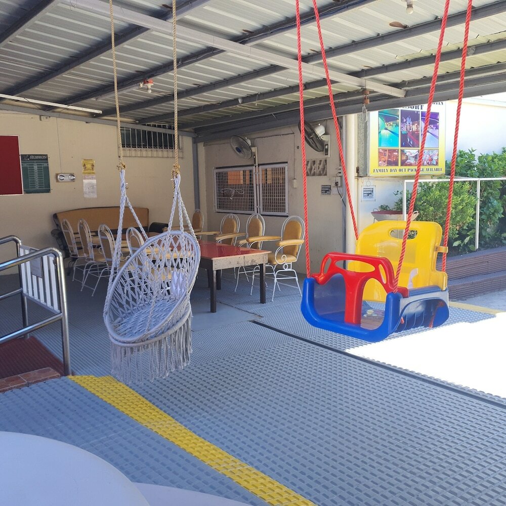 Фото Cool Martin Resort Hotel