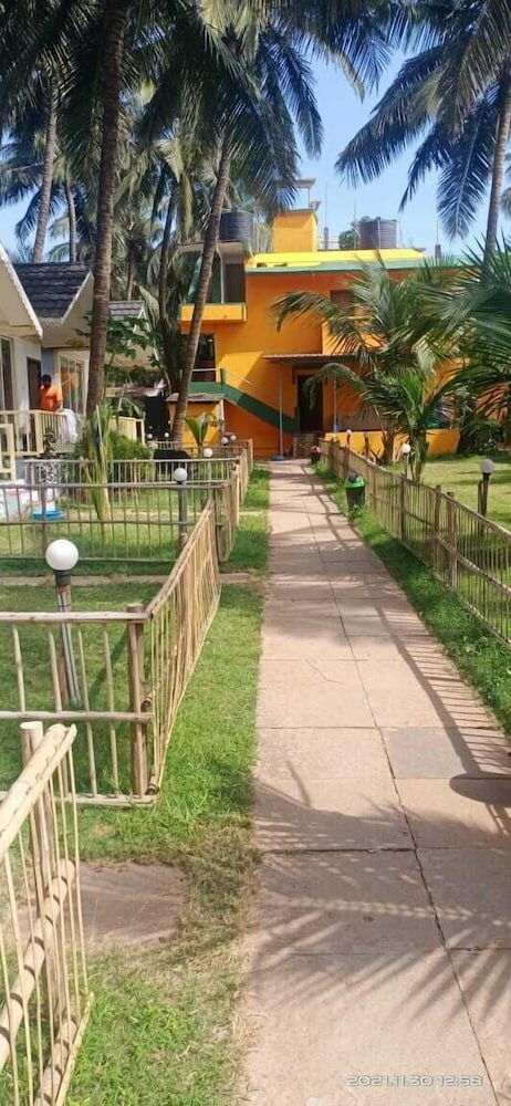 Фото Sunset & Waves Resort