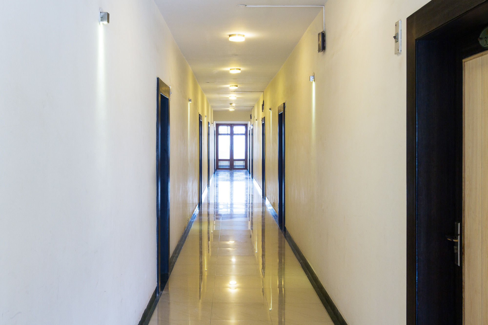 Фото Treebo Trend Niraali Executive