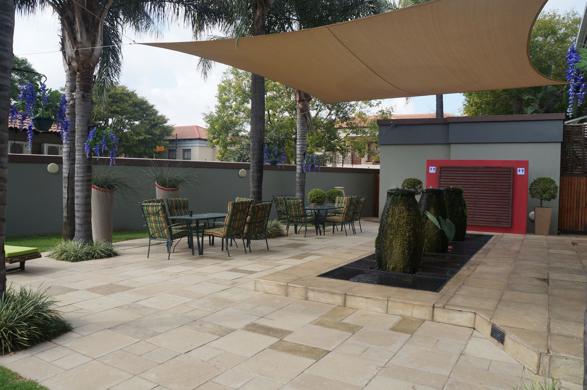 Фото 314 on Clark Guest House