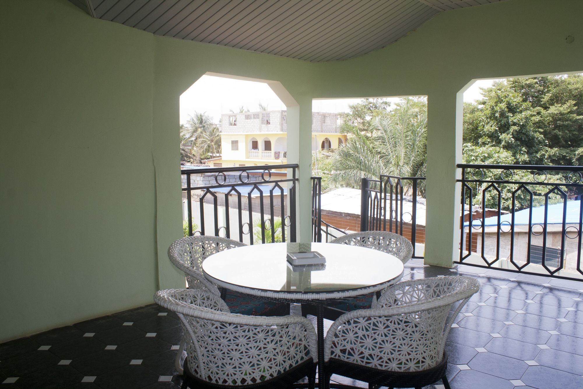 Фото Quest Lodge