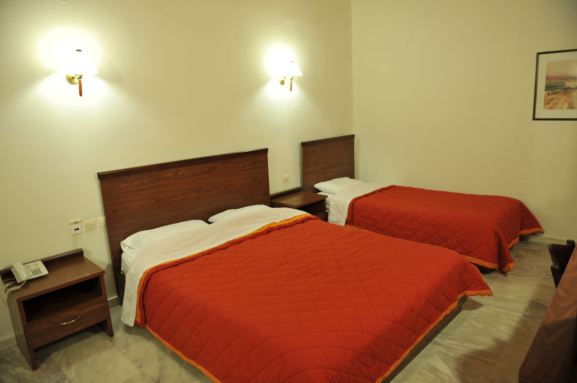 Фото Edelweiss Hotel