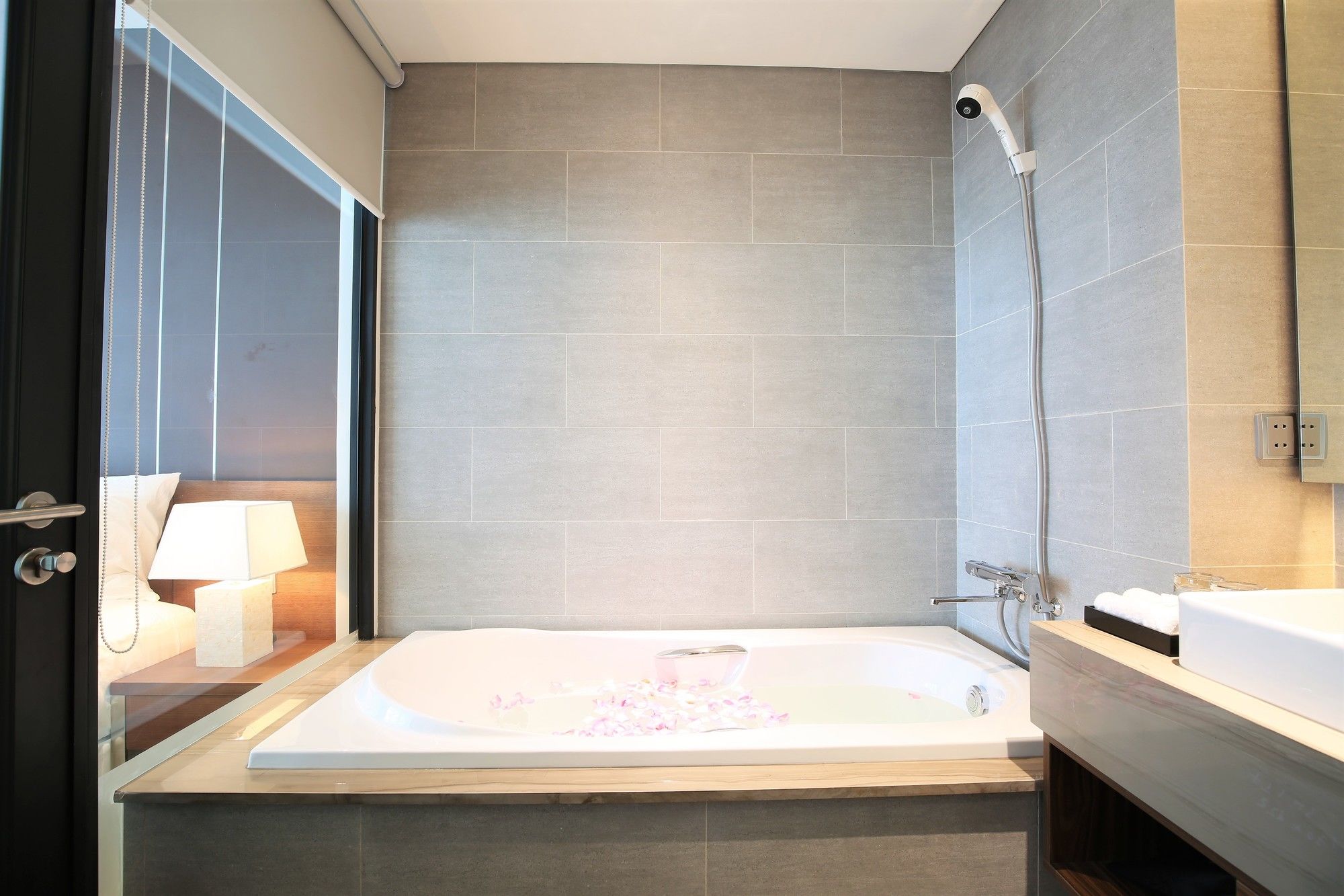 Фото Avora Hotel