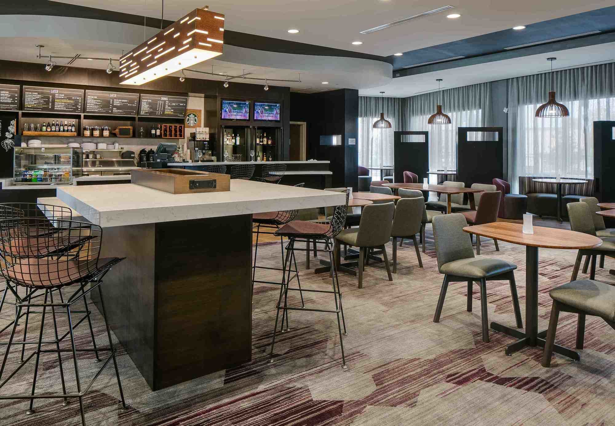 Фото Courtyard by Marriott Omaha Bellevue Beardmore Event Center