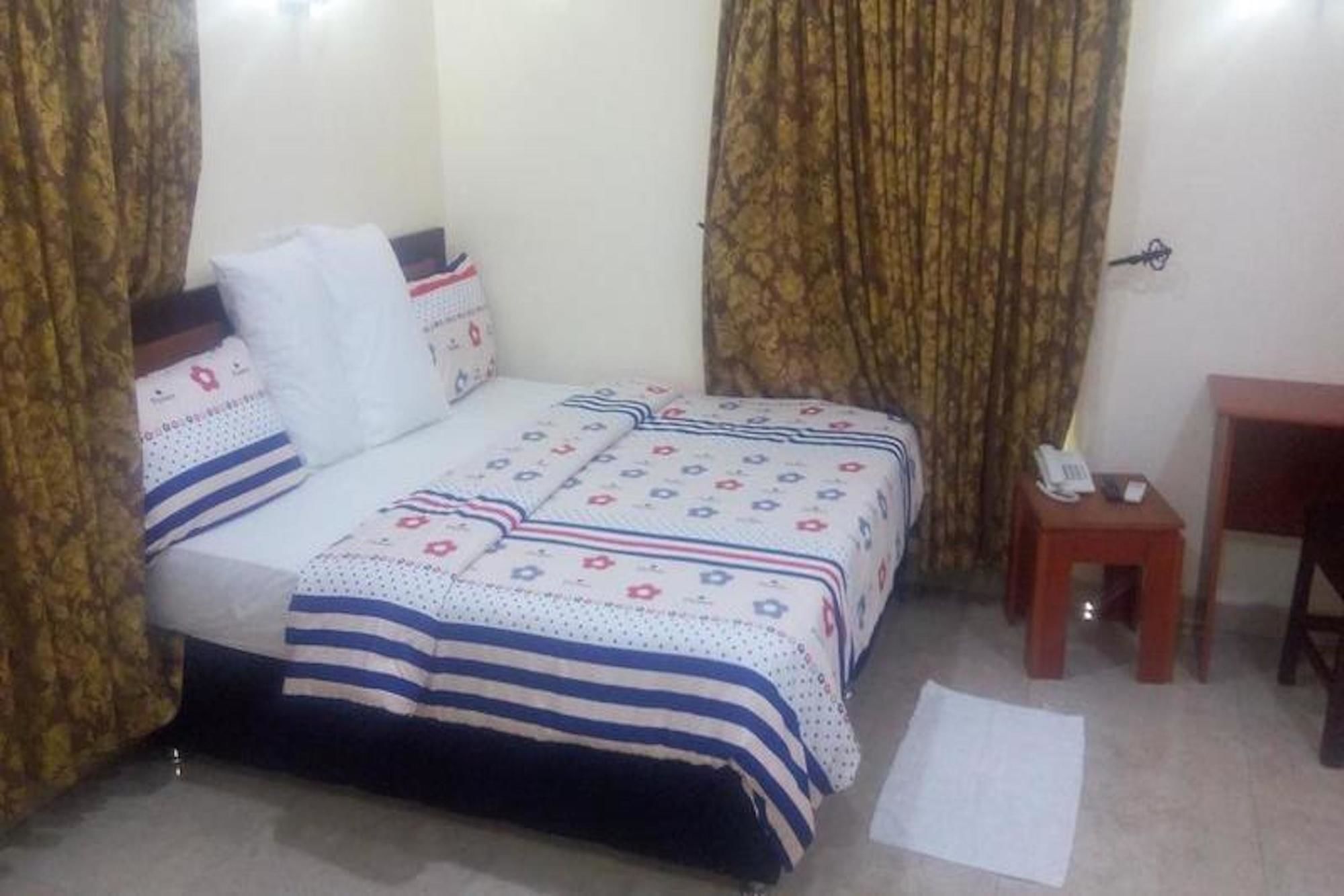 Фото Hymax Grace Hotel and Suites