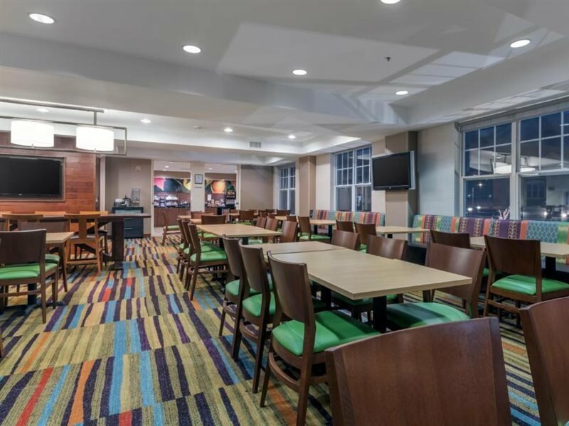 Фото Fairfield Inn Kansas City Downtown/Union Hill by Marriott