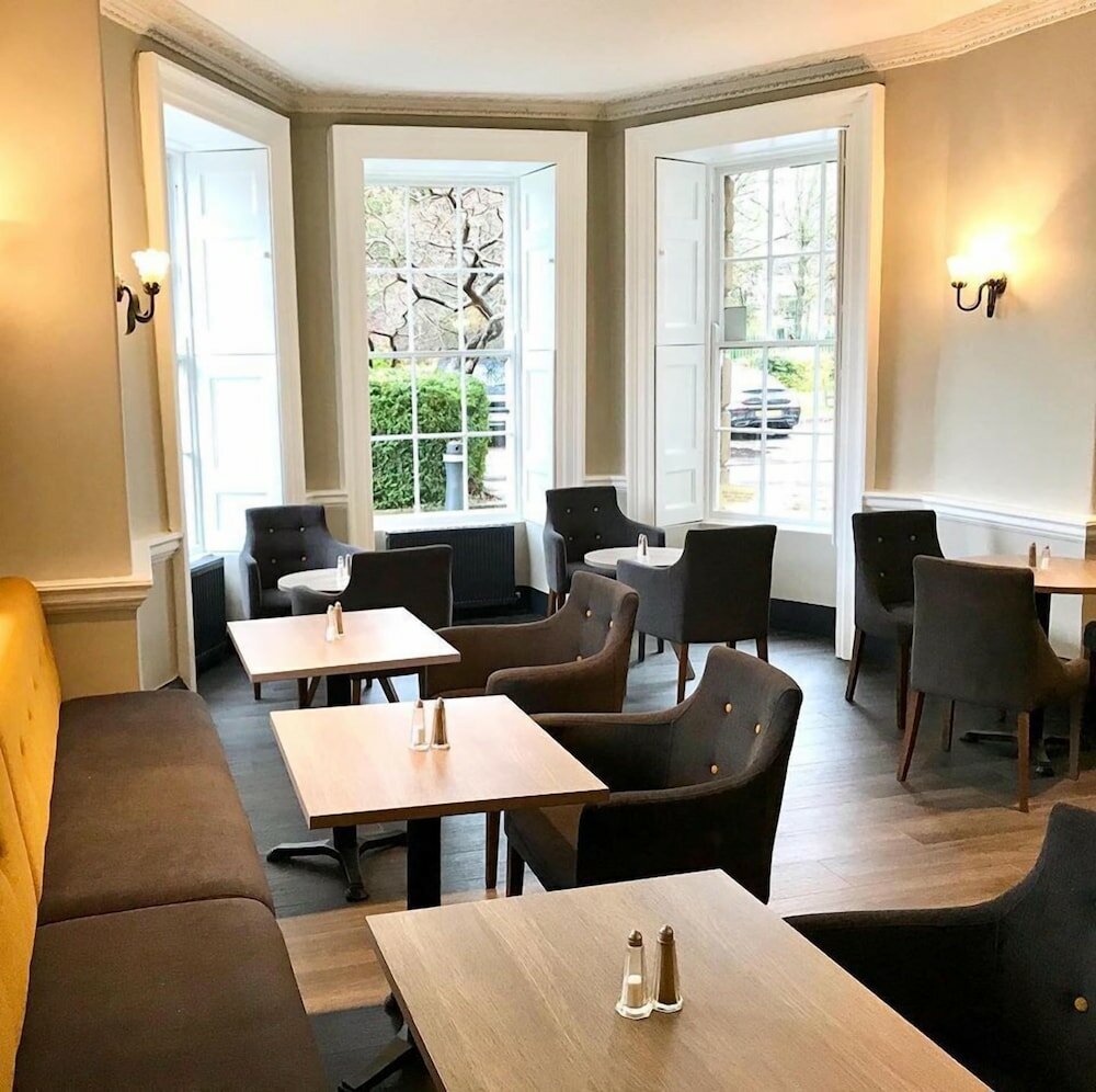 Фото Arnos Manor Hotel