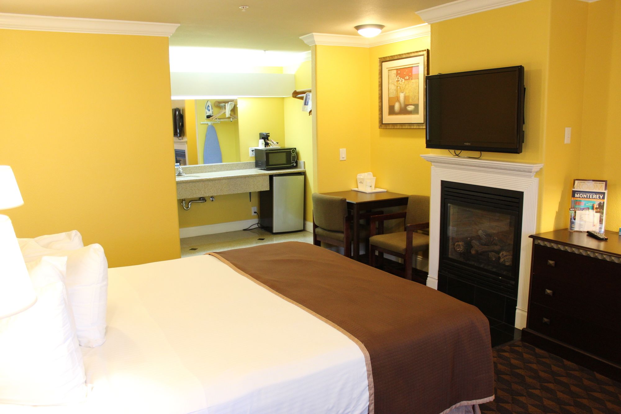 Фото SureStay Hotel by Best Western Seaside Monterey