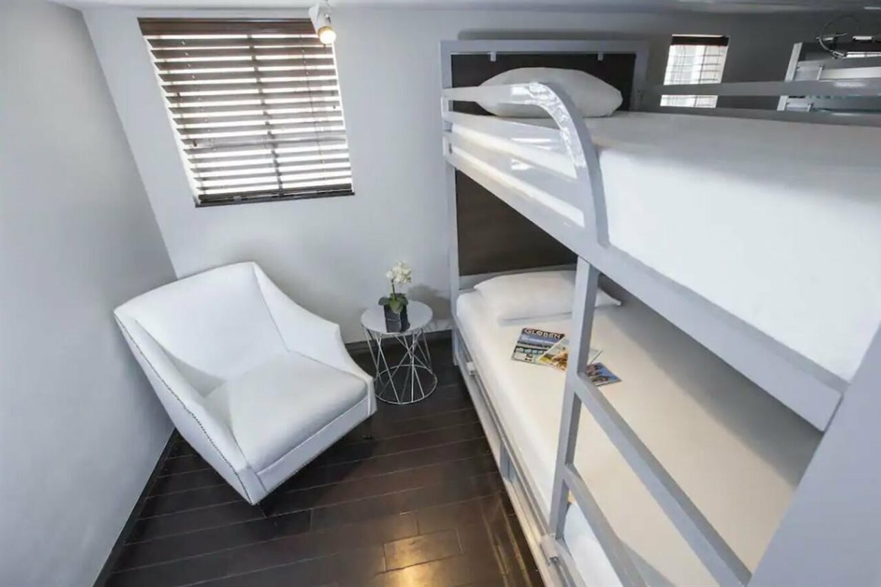 Фото Posh South Beach Hostel, a South Beach Group Hotel