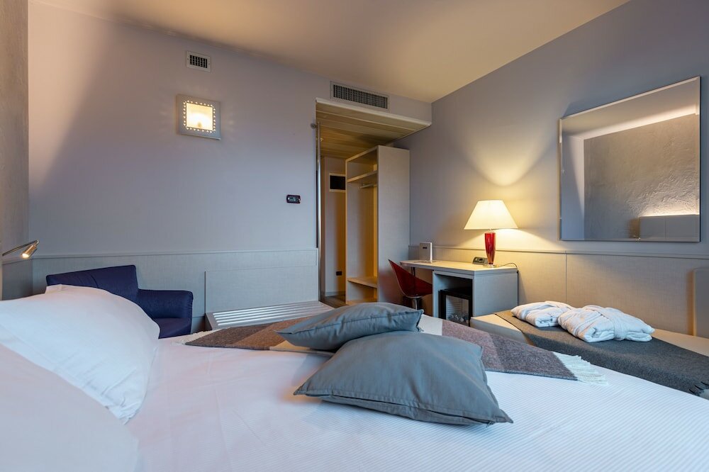 Фото First Hotel Malpensa