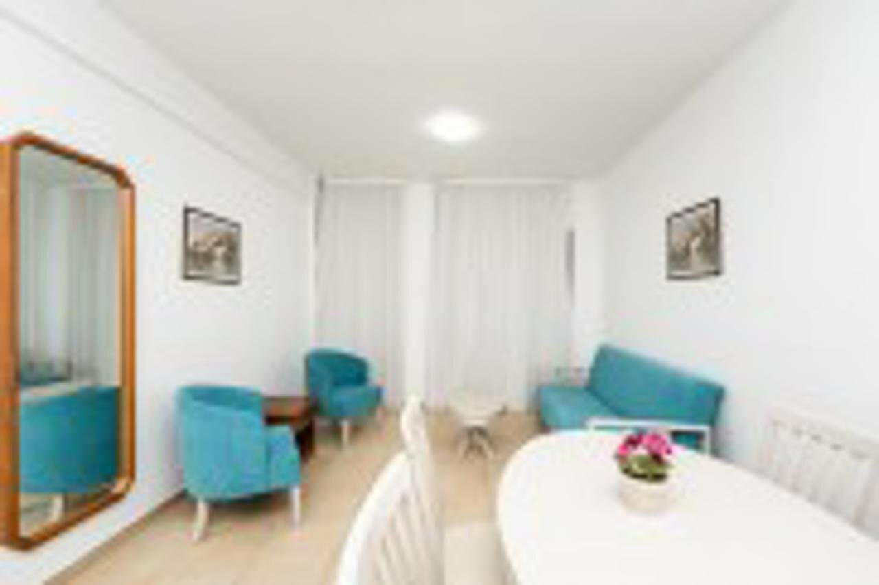 Фото Flora Hotel Apartments