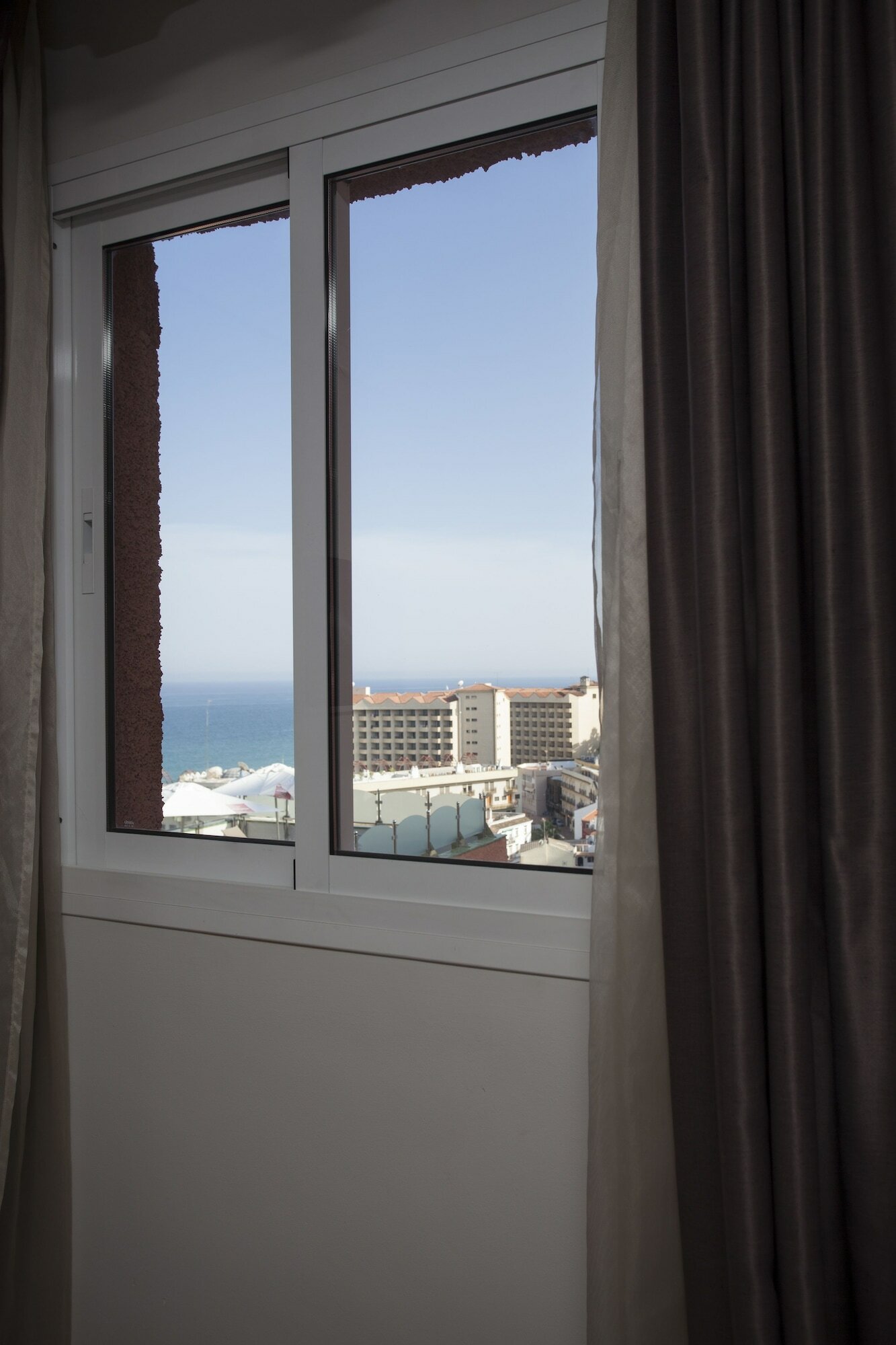 Фото Hotel Fénix Torremolinos - Adults Only Recommended