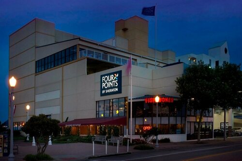 Гостиница Four Points by Sheraton Virginia Beach Oceanfront в Вирджиния-Бич