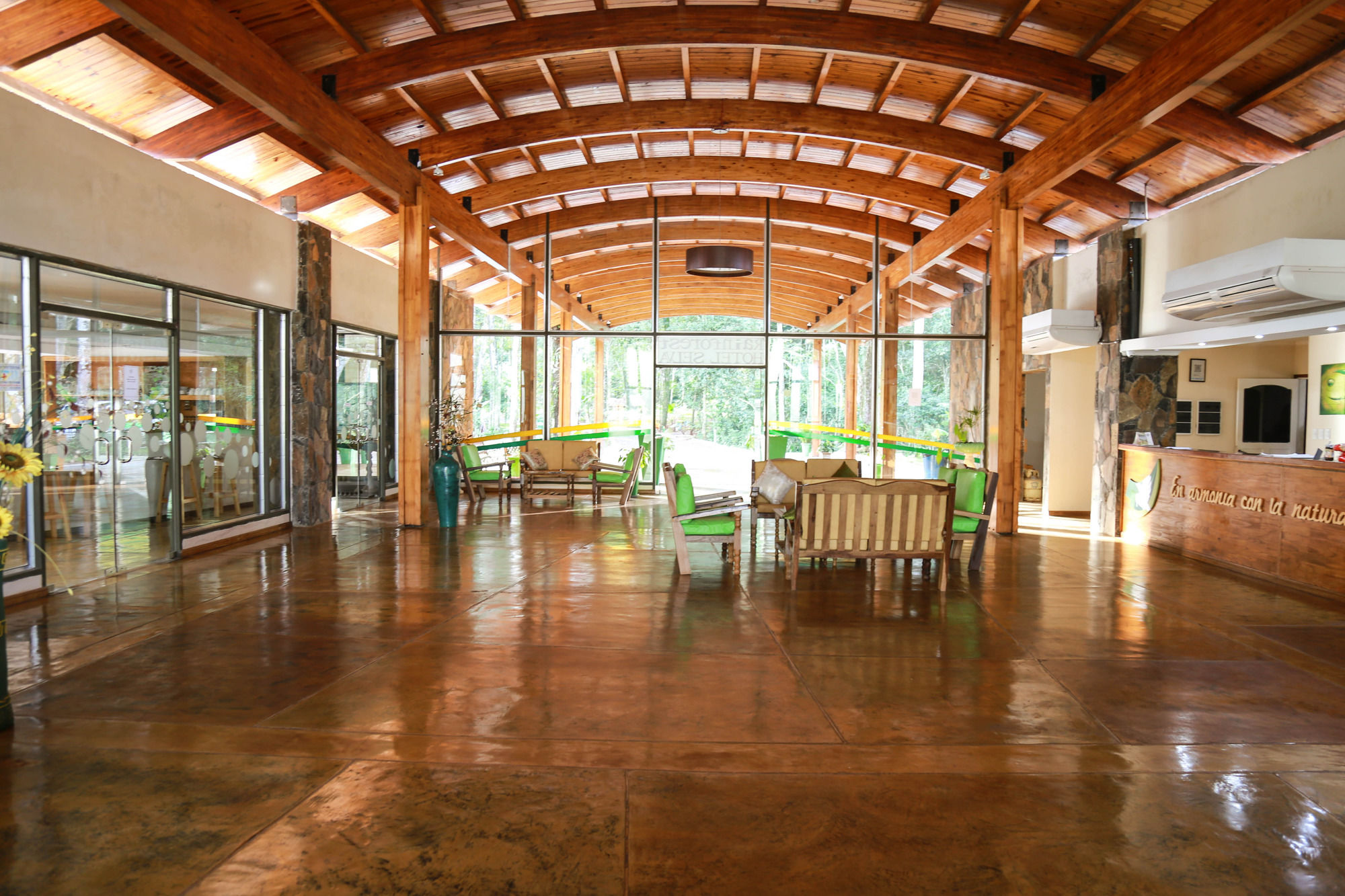 Фото Rainforest Hotel & Cabañas