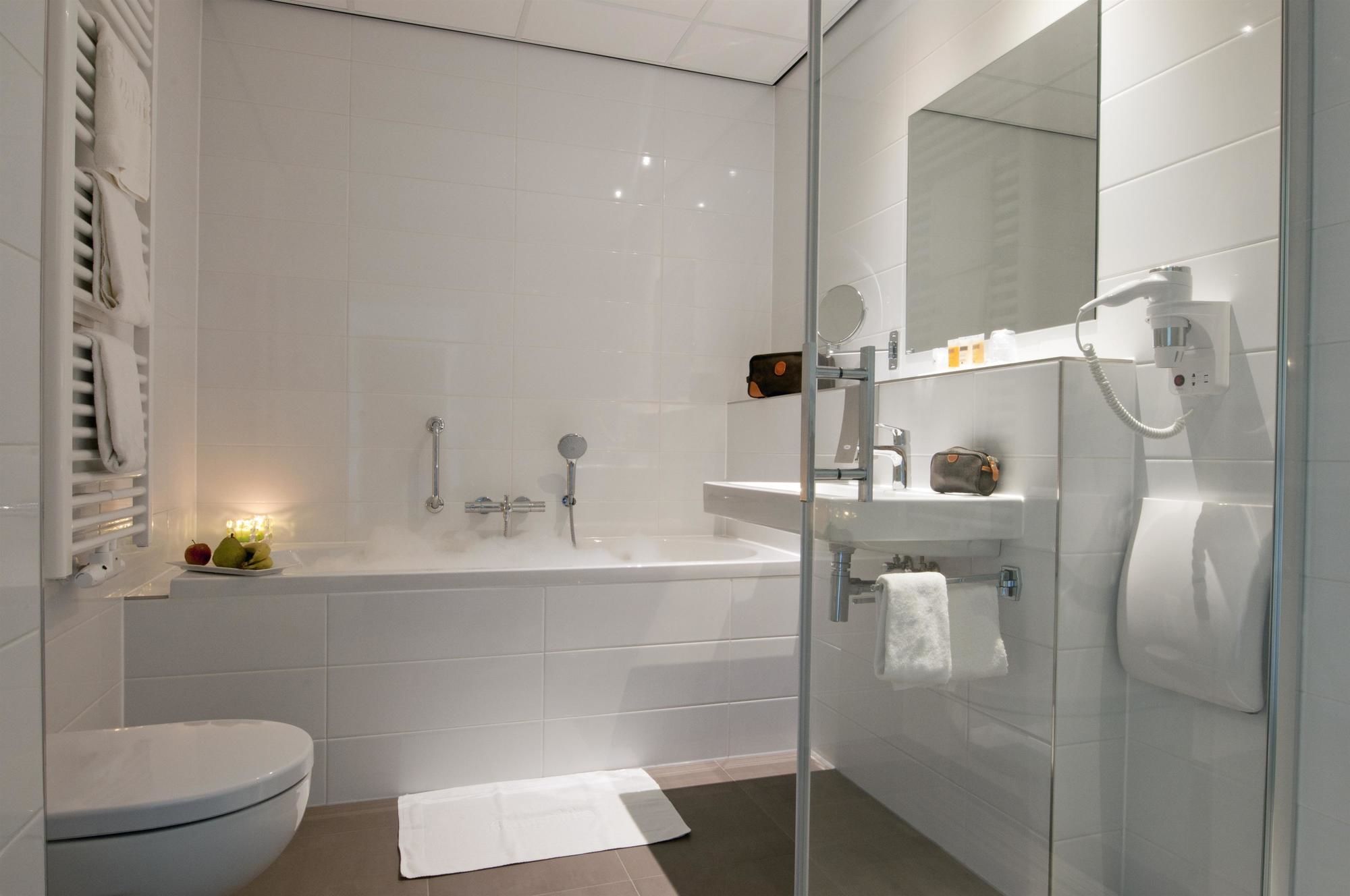 Фото Flonk Hotel Groningen Zuid, Bw Signature Collection