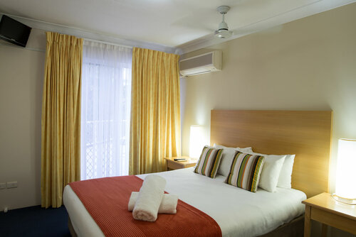 Гостиница Golden Shores Holiday Club