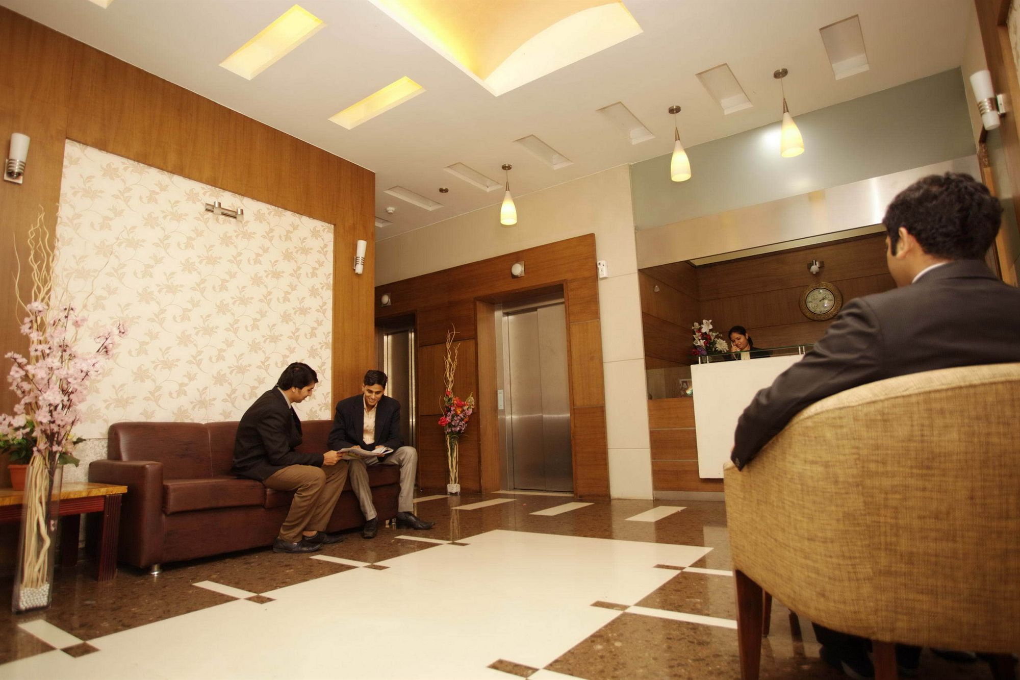 Фото отеля 2