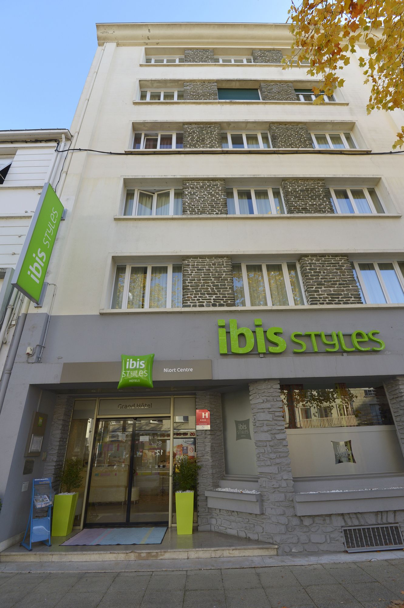 Фото Ibis Styles Centre Niort Hotel